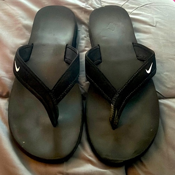 Nike Shoes Used Womens Nike Flip Flops Size 9 Poshmark